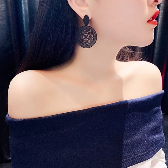 Earrings - Picture 3 of 3